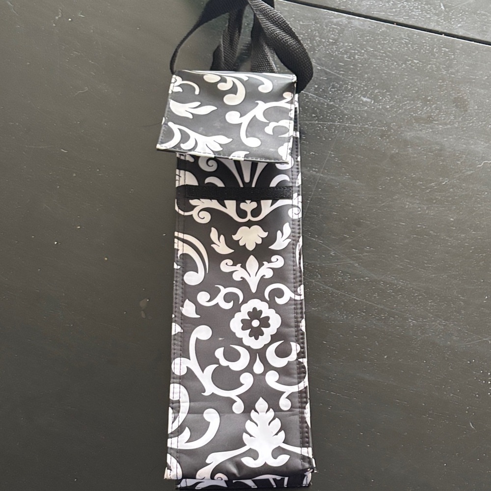 Thirty-One Black and White Floral Wine Tote